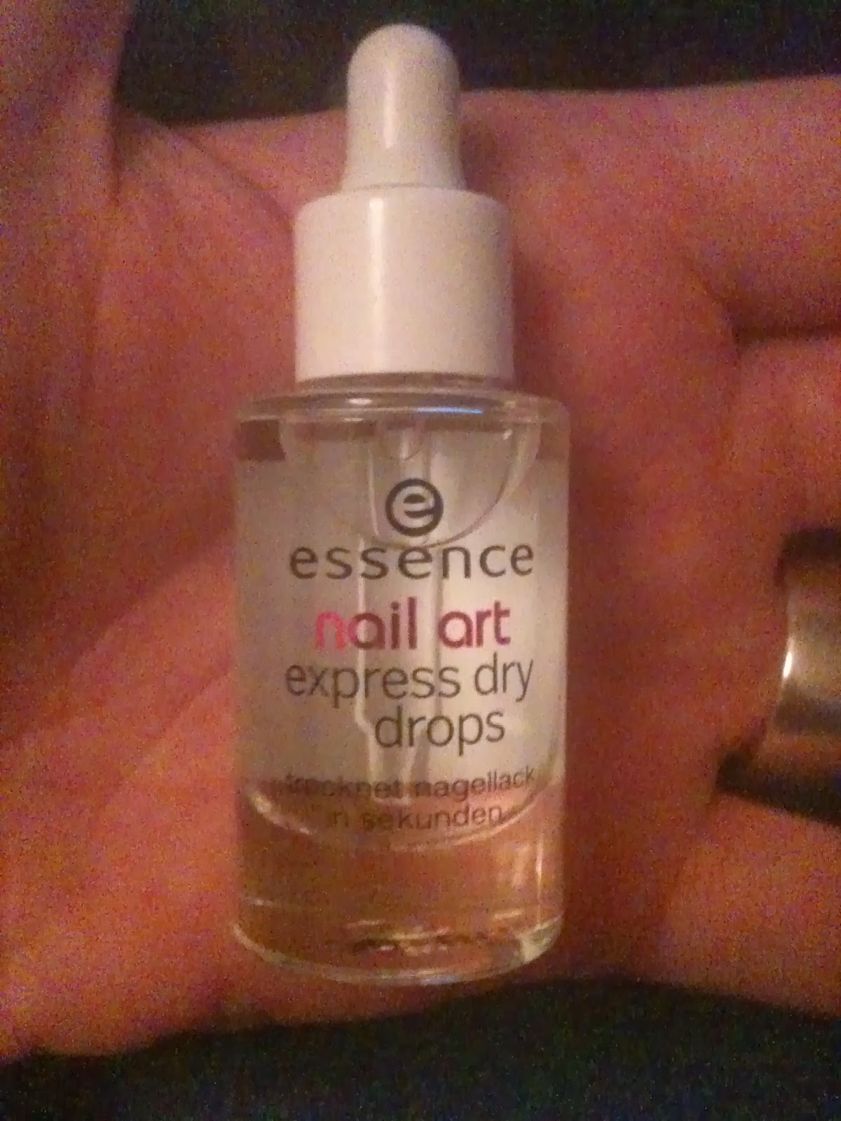 GlamouliciousSiX [Review] essence nail art express dry drops