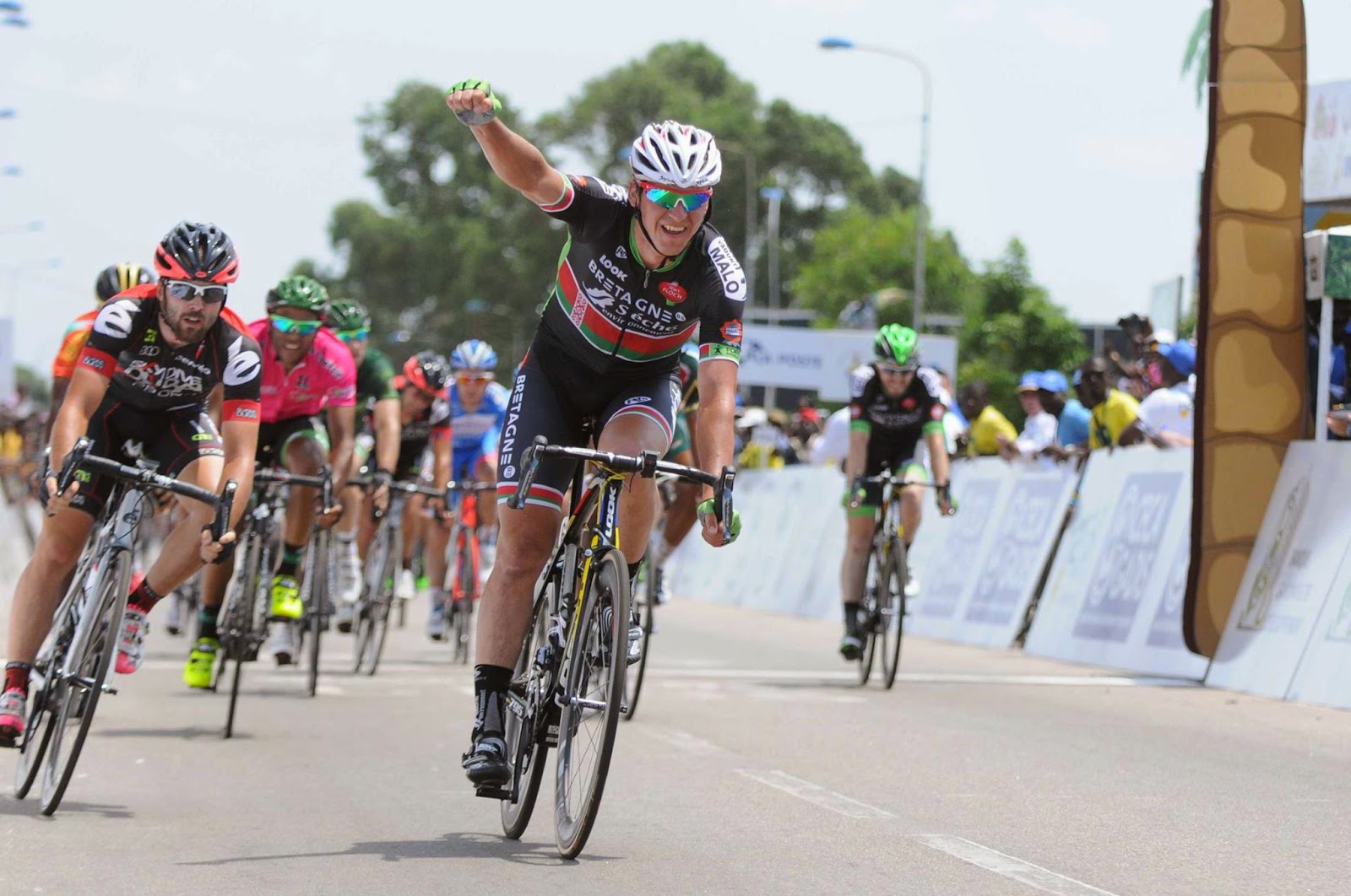 Cycle Race News 2月 15