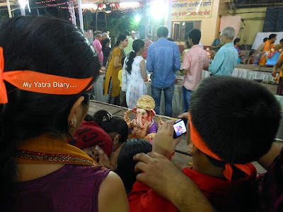 Devotees asking for blessings of Lord Ganpati ahead of Ganesh Visarjan - Mumbai
