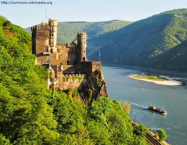 CASTELO RHEINSTEIN (BURG RHEINSTEIN) - RENÂNIA-PALATINADO, ALEMANHA CASTELO RHEINSTEIN (BURG RHEINSTEIN) - RENÂNIA-PALATINADO, ALEMANHA