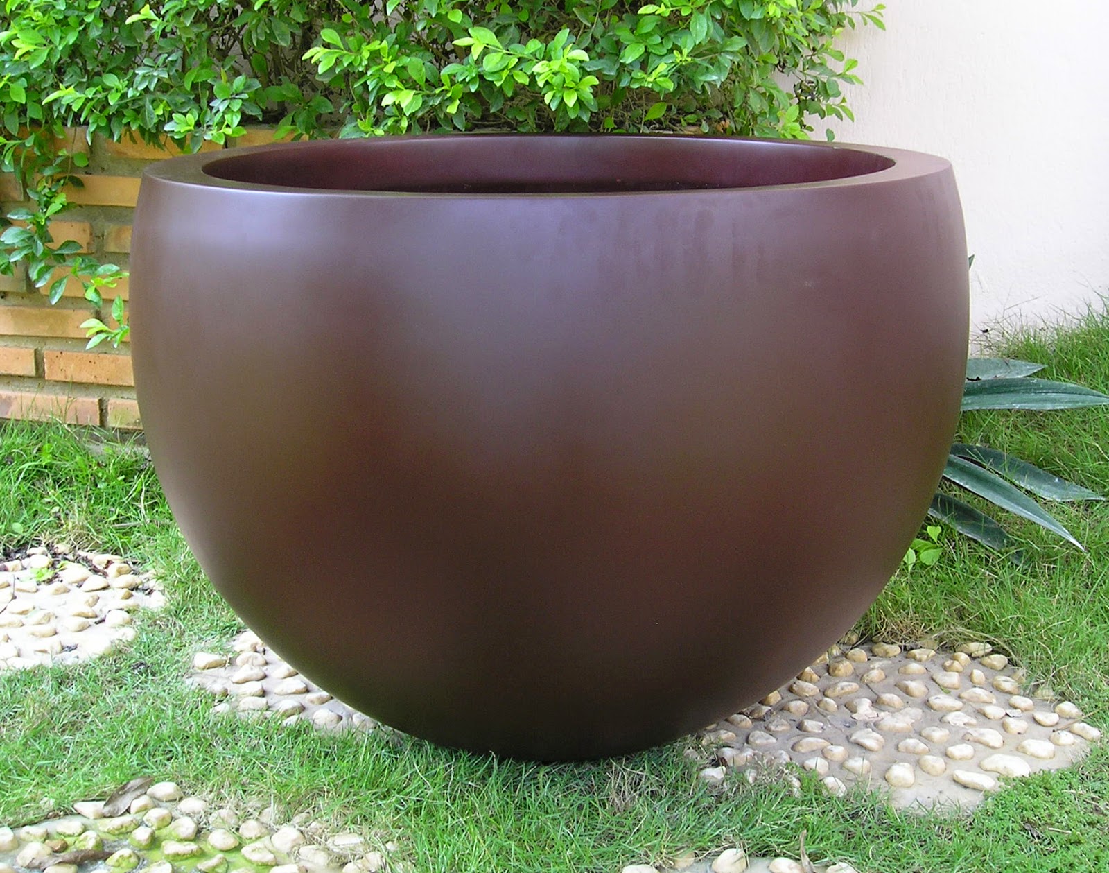 Modern Indoor and Outdoor Planters - Fiberglass Planters Wholesale From