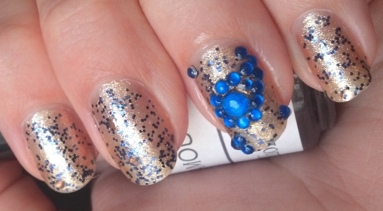 7. Creative Ways to Use Rhinestones in Your Nail Designs - wide 8