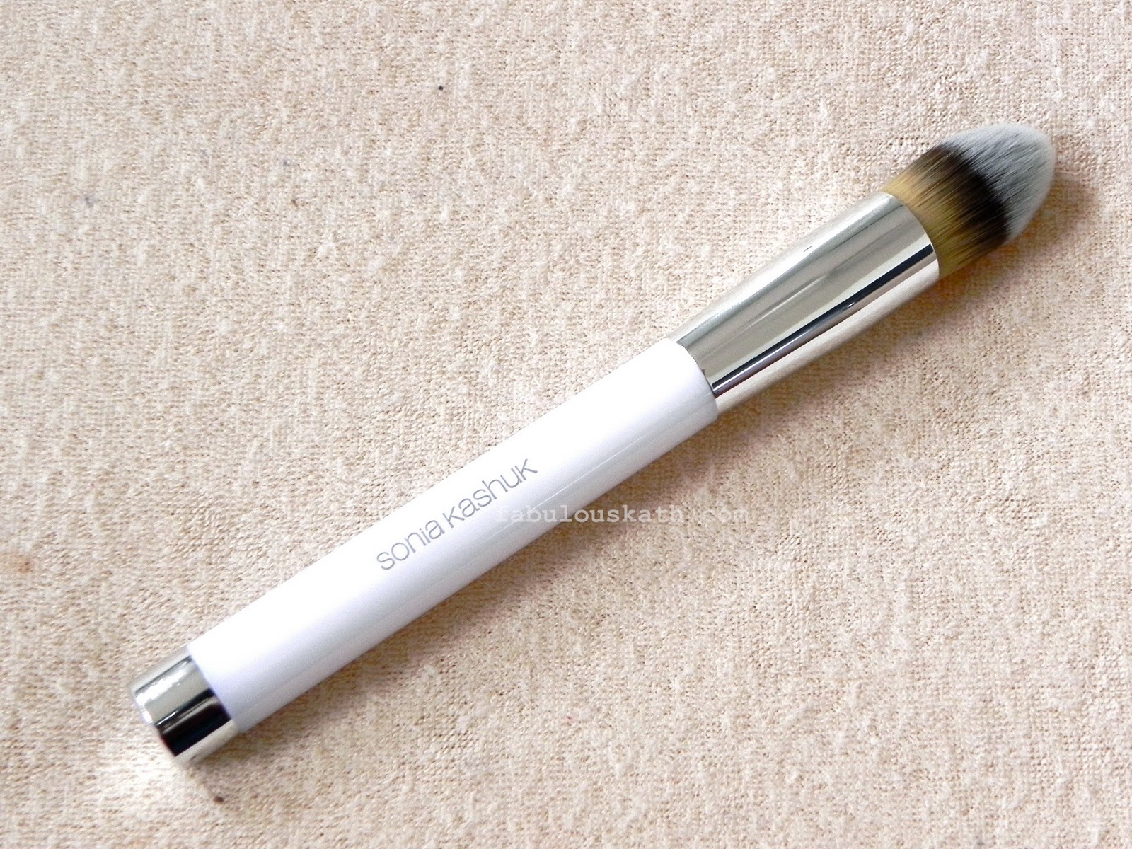 Sonia Kashuk Pointed Foundation Brush thefabzilla