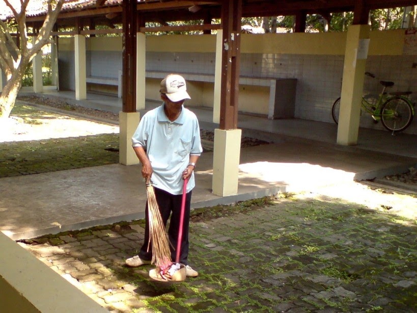 tukang kebun yang baik dalam bahasa arab