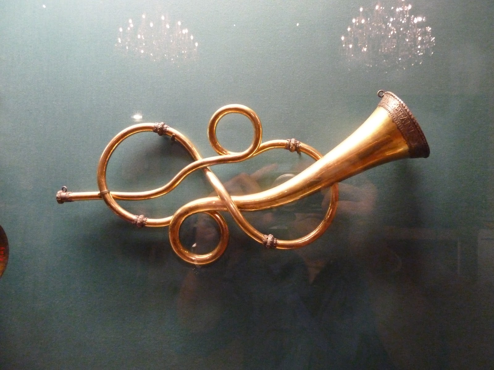 Cesare Bendinelli's pretzelshaped trumpet by Schnitzer of Nuremberg
