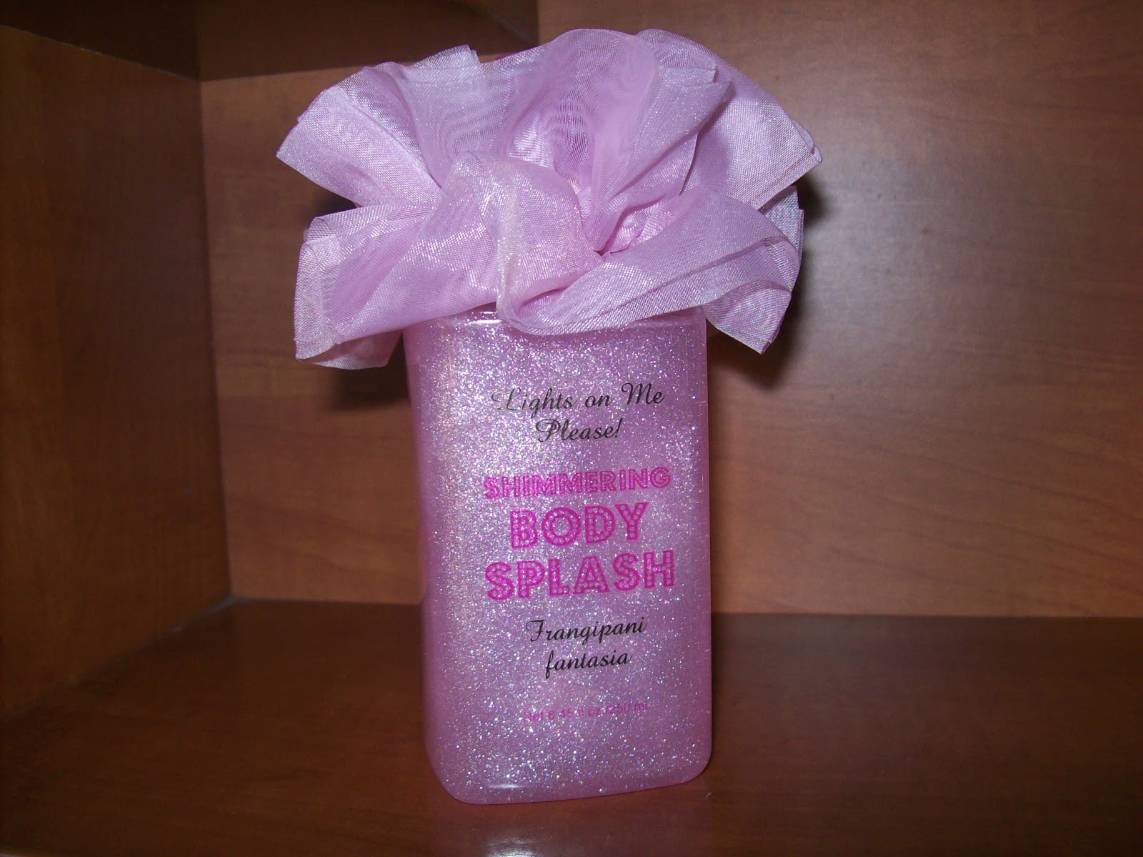 O sonho de hoje é a realidade de amanhã Shimmering Body Splash H&M