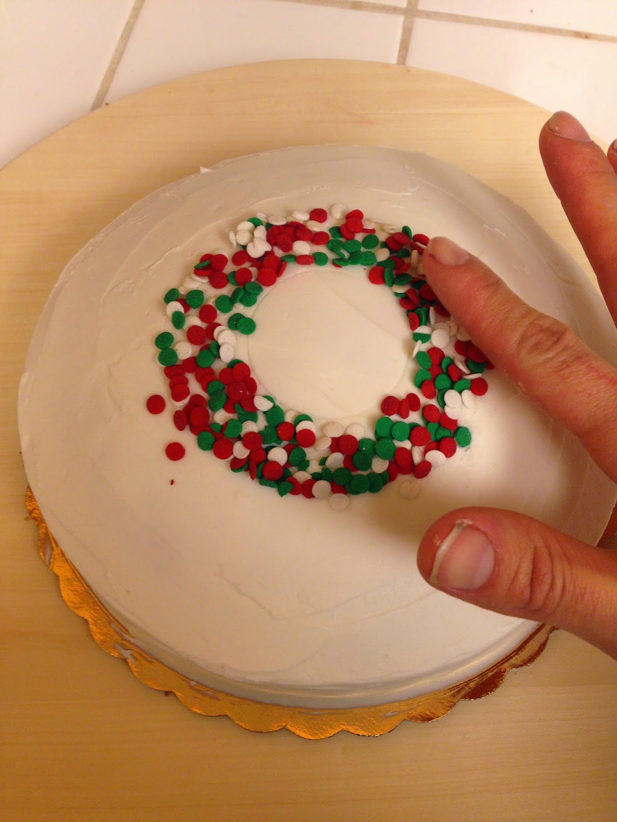 Cute &amp; EASY Christmas Cake!