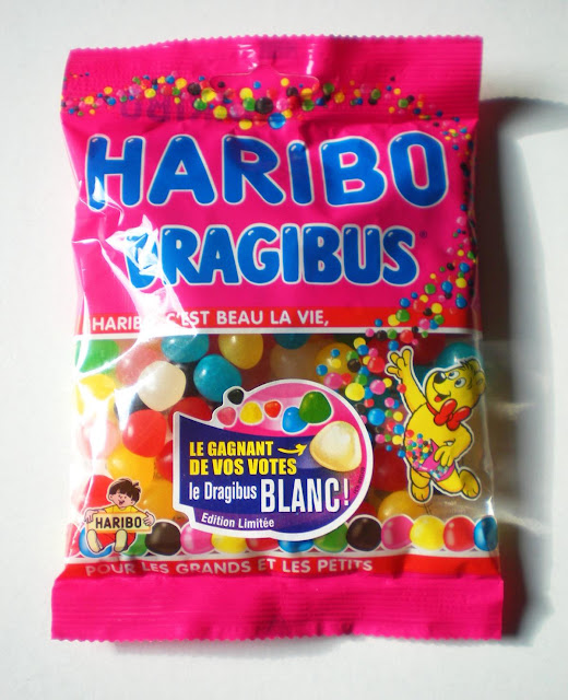 la fille lumineuse Haribo Dragibus