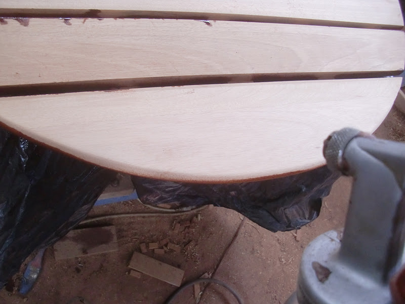 Decoraciones Manualidades En Madera: Barnizado Mesa Jardin