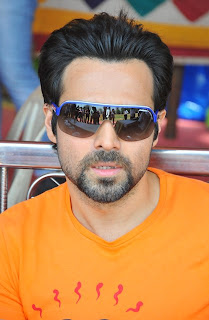  Emraan Hashmi honoured with 'Media Sports Trophy 2013