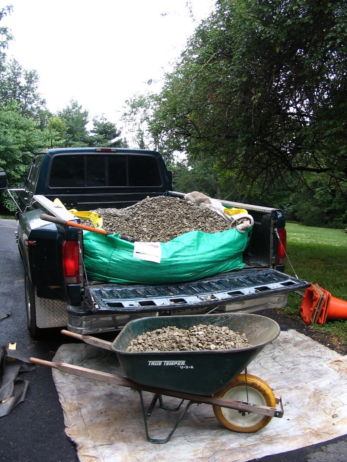 ROCKIN WALLS Tool Bagster dumpster