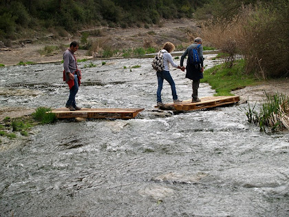 Travessant el riu Calders davant mateix dels Cingles del Vilà Travessant el riu Calders davant mateix dels Cingles del Vilà
