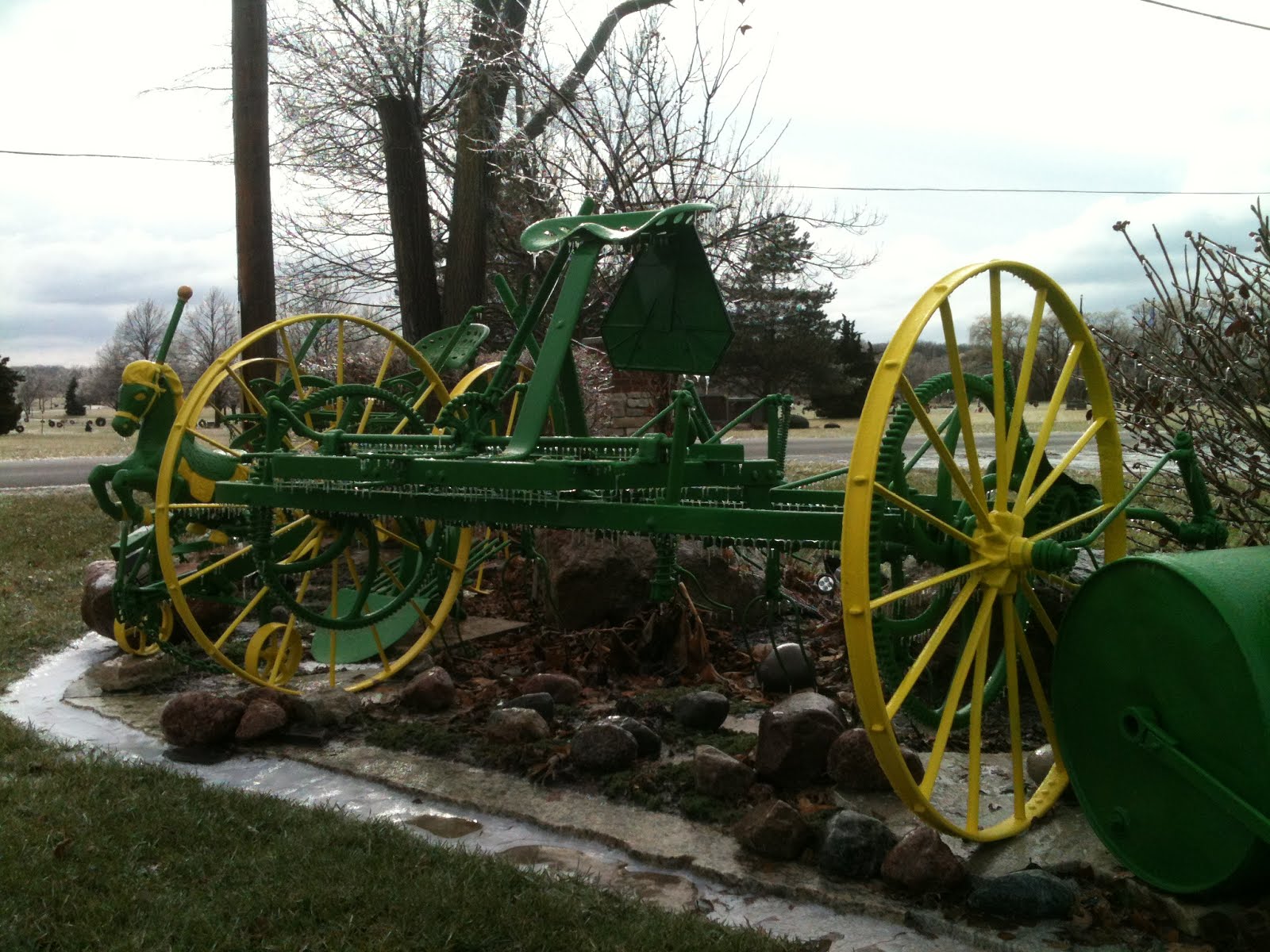 PezRich John Deere Horse Drawn