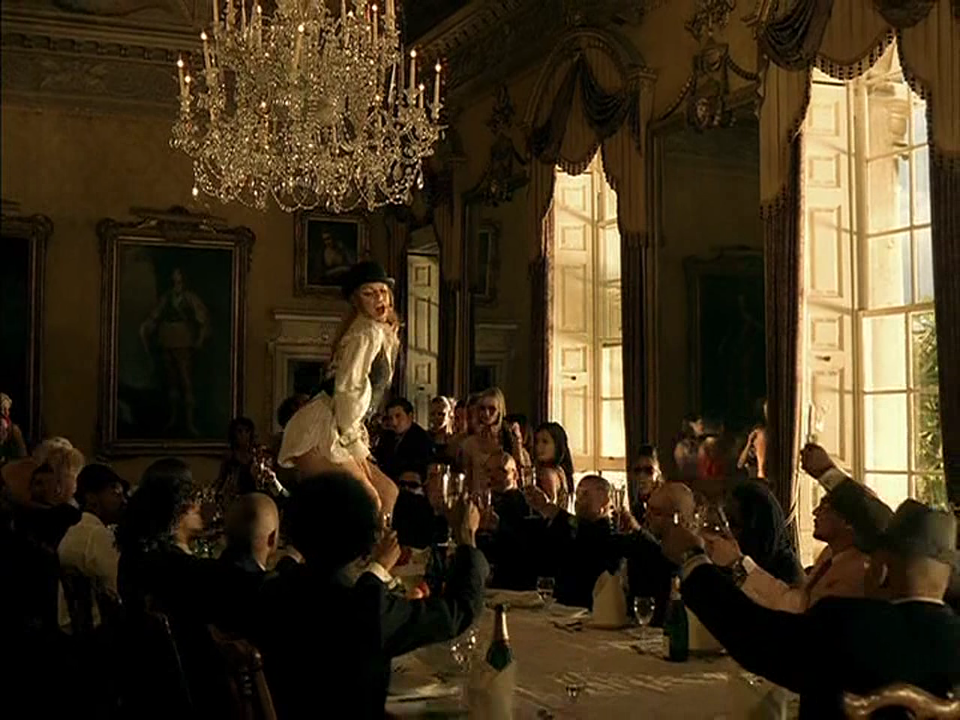 FERGIE EN EL VIDEO DE LONDON BRIDGE fergie en el video de london bridge:
