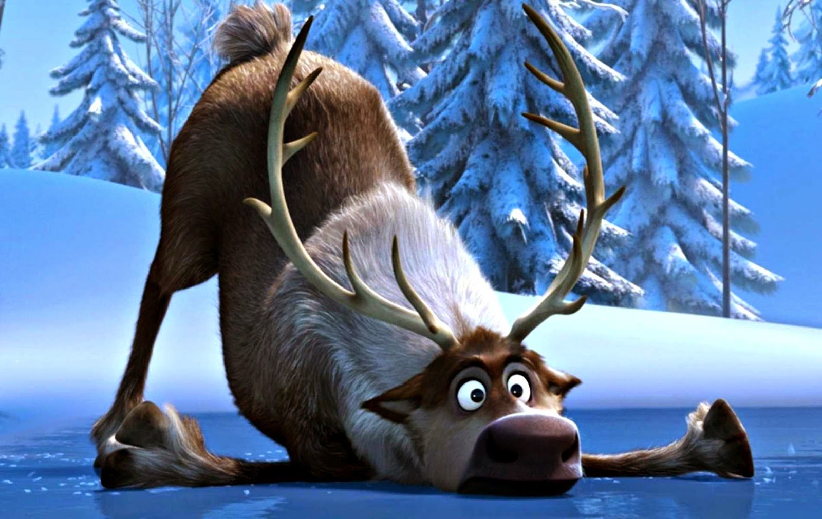 gambar princess elsa bermain dengan hewan es