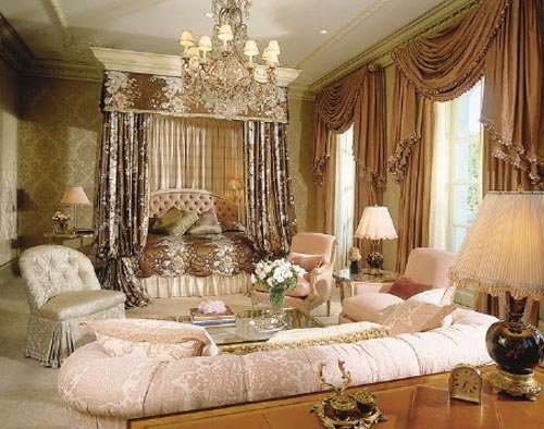 <img:http://1.bp.blogspot.com/-2unAR4YbMVk/UANDJCwlLOI/AAAAAAAAAxA/f2GbbDc3R5w/s1600/royal+theme+bedrooms-luxury+style+decorating+ideas-regal+themed+rooms.jpg>