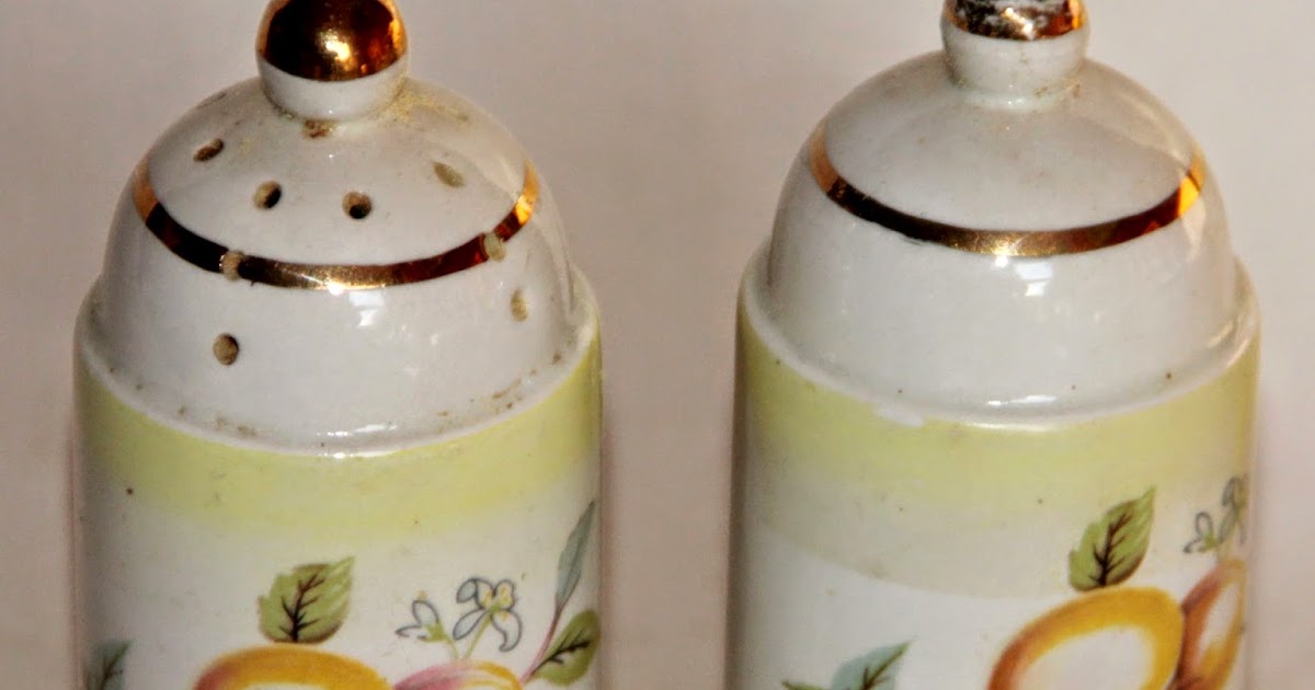 Curio Gifts Pair Vintage Salt & Pepper Pots with Gold Detail