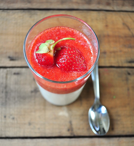 Yogurt Panna Cotta with Strawberries