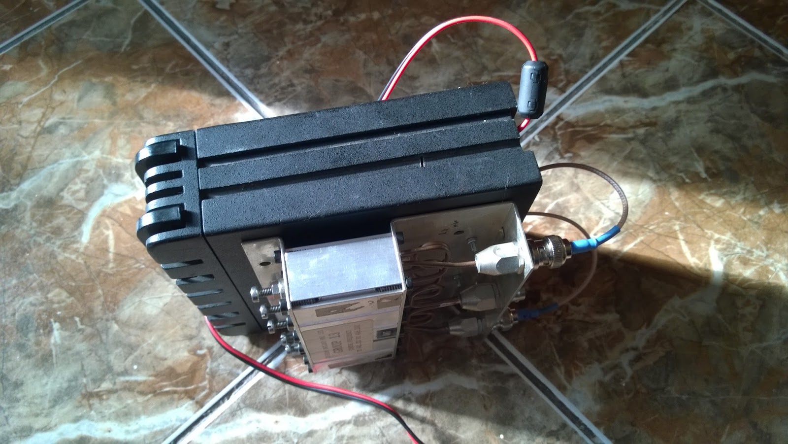 YO3HJV Low profile duplex UHF Repeater for Ham radio Emergency