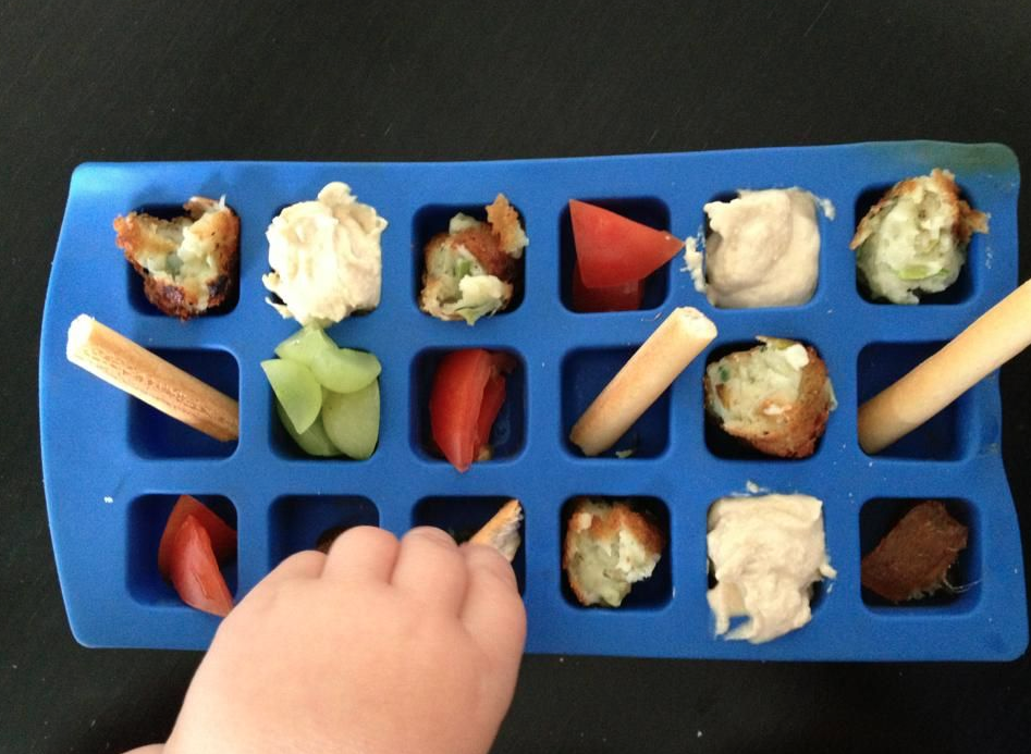 Natural Vegan Eco Mom: Raw vegan toddler snack ideas - Offering plate