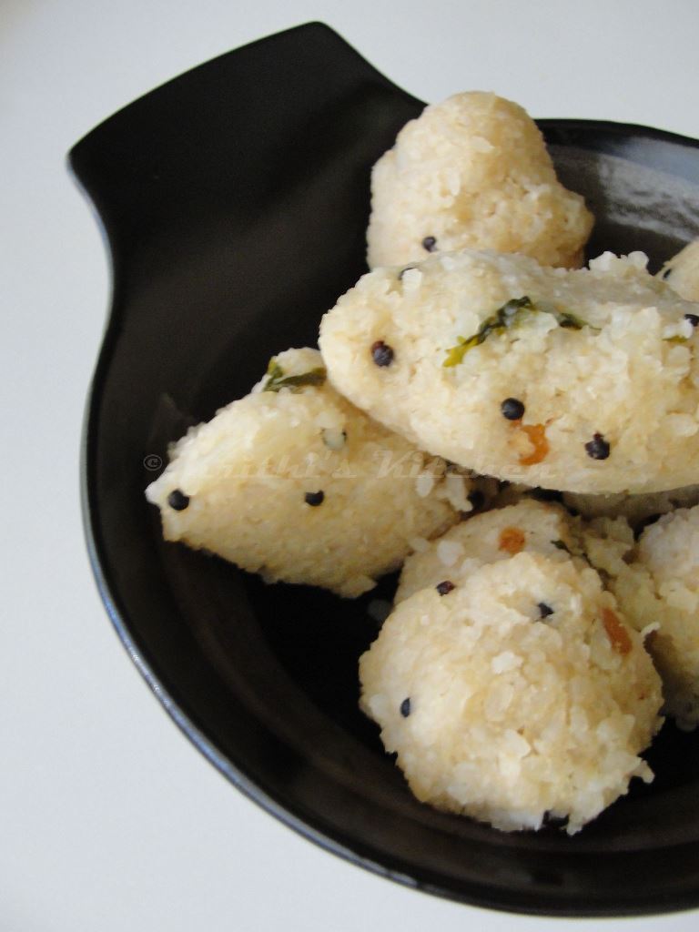 Krithi's Kitchen Brown Rice Pidi Kozhukattai / Brown Rice Dumplings