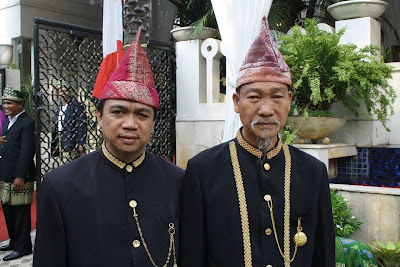 foto pakaian adat bengkulu gambar pakaian adat bengkulu