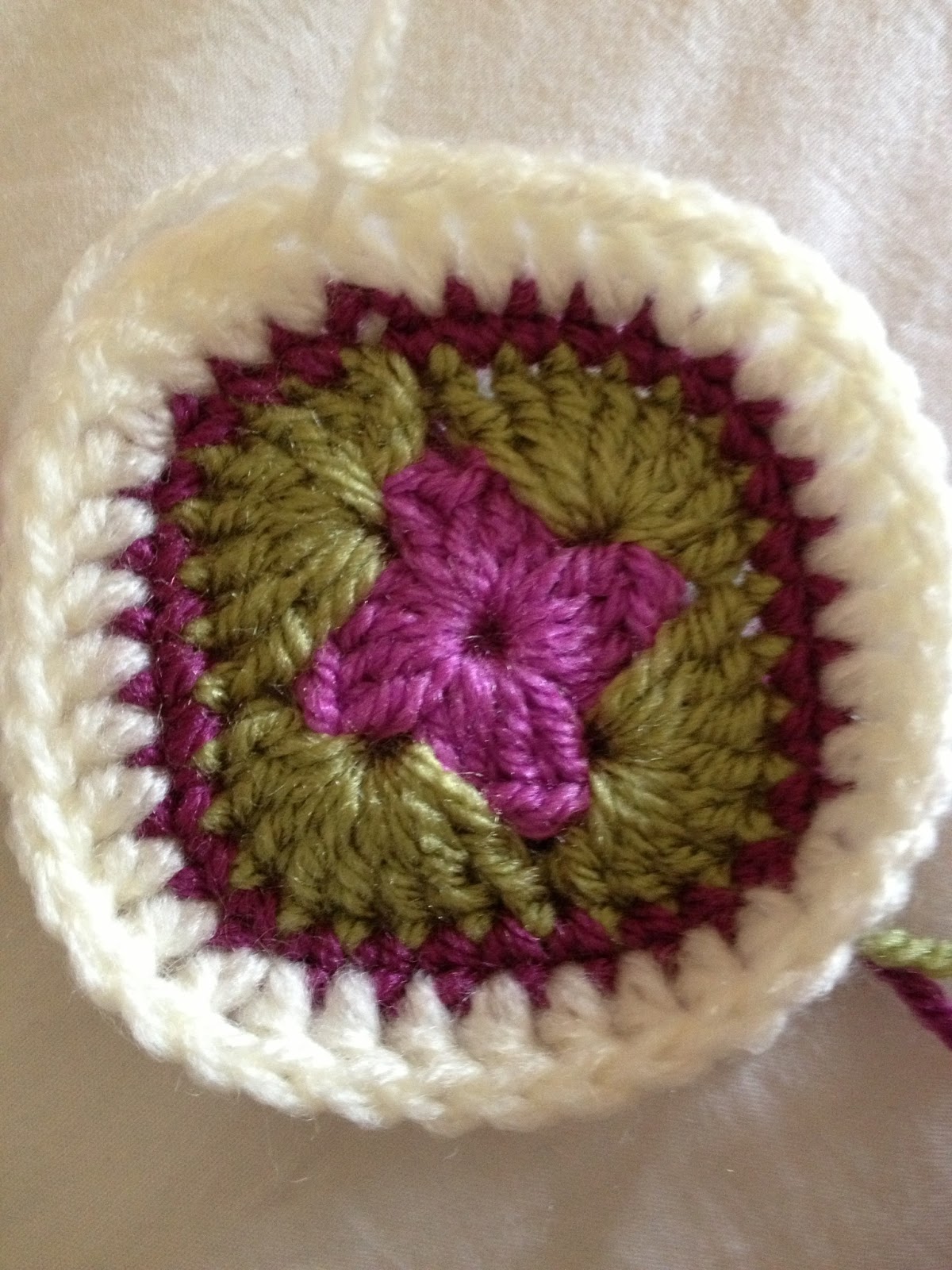 Crochet African Flower Granny Square (Free Pattern) - Annie Design Crochet
