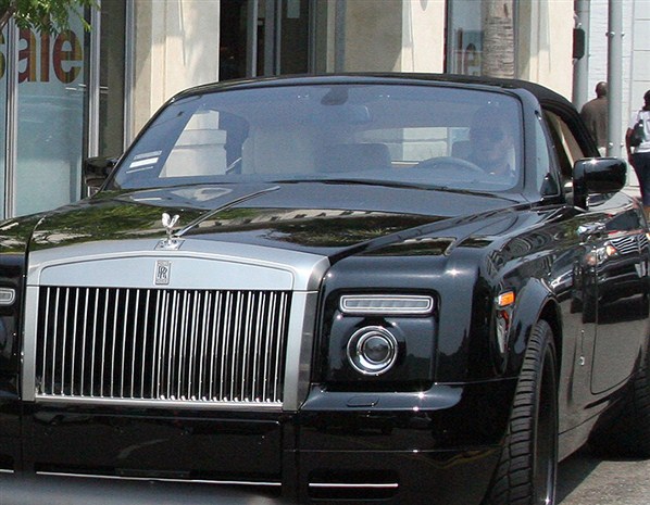 سيارات المشاهير غرائب وعجائب