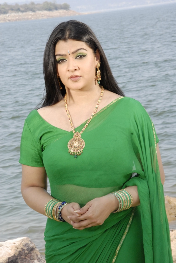Aarthi Agarwal vanamum arputha siruvanum still Aarthi Agarwal vanamum arputha siruvanum still - Aarthi Agarwal azhagiya vanamum arputha siruvanum stills