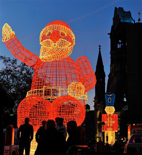Christmas traditions in germany How the hell does this work?: Christmas Decorations Around The World