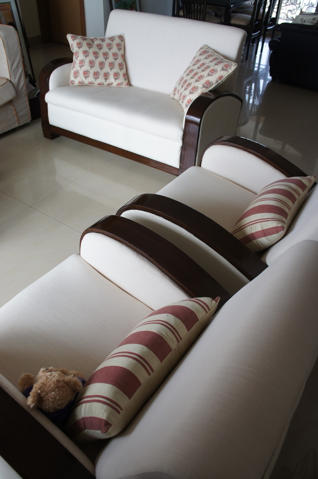 BombayJules Shop Chor Bazaar (Sofa So Good!)