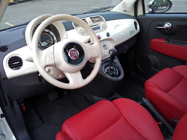 2012 Fiat 500 Lounge interior - Subcompact Culture