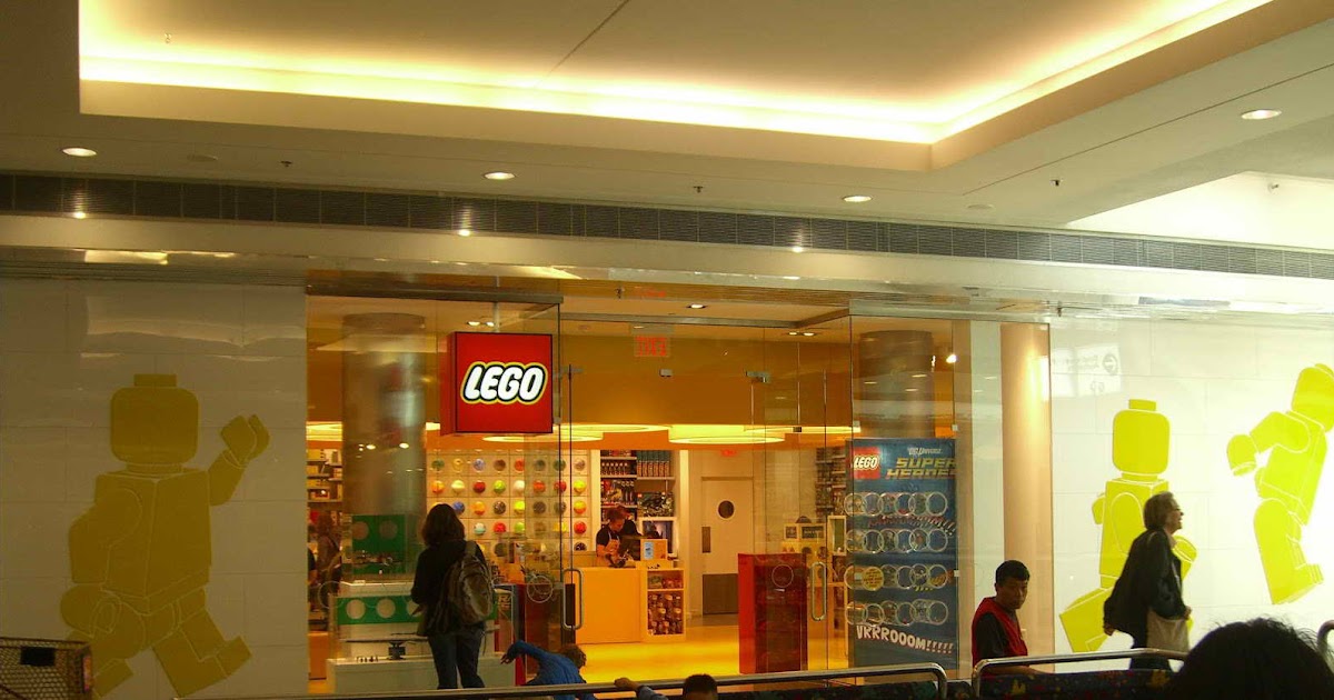 LEGO LEGO Store at Oakridge Centre, Vancouver, BC, Canada