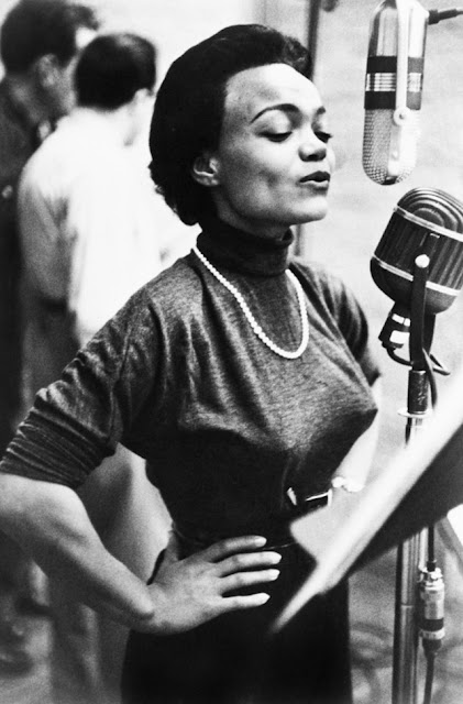 Fascinating Historical Picture of Eartha Kitt in 1955 