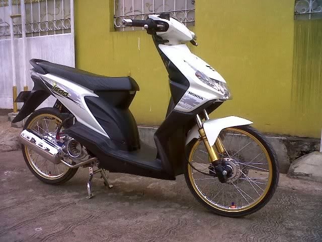 Gambar Modifikasi Honda Beat Putih Jari Jari Pelek 17 Terbaru 2014
