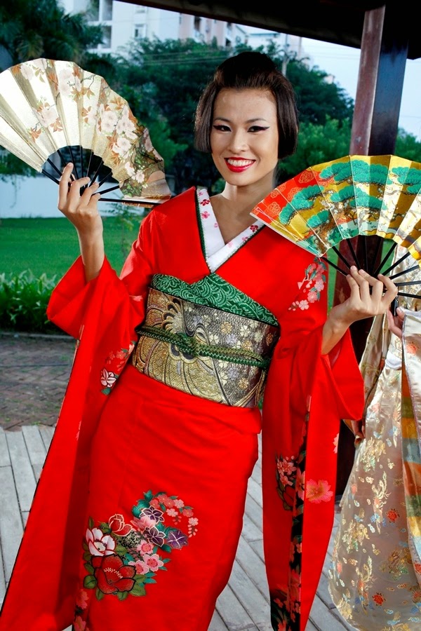 Ngắm người đẹp cùng với Kimono nhật bản