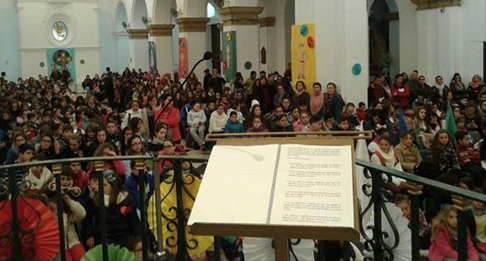 misa_abarrotada_Los_Barrios_XXIII_ENCUENTRO_MISIONERO_NIÑOS IGLESIA_LLENA_NIÑOS_EN_LOS_BARRIOS_INFANCIA_MISIONERA