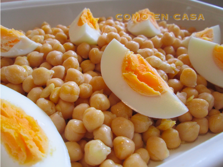 COMENCASA365 GARBANZOS CON HUEVO DURO