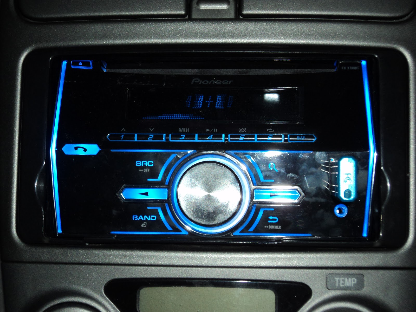 Race Now, Blog Later: Pioneer FHX700BT