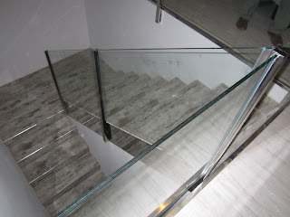 NORBEL CARPINTERIA METÄLICA Y ACERO INOXIDABLE: BARANDILLA DE ESCALERA