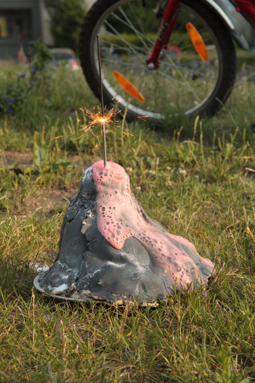 kreatywnie z dziećmi Jak zrobić własny wulkan.