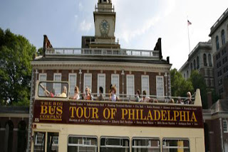 view-of-Philadelphia-Sightseeing-doubledecker-bus