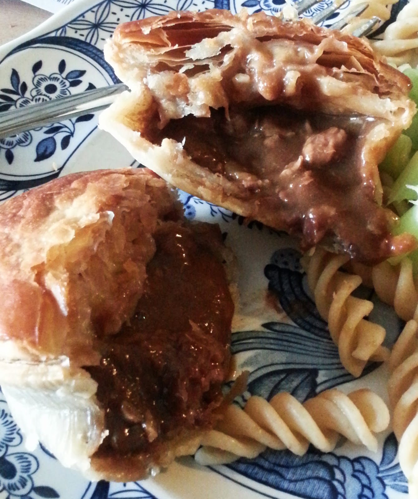 Pierate Pie Reviews ASDA Pie Review Stakeout the steak in the gravy