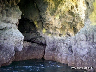 En el interior de una de las grutas Grutas Lagos, Algarve