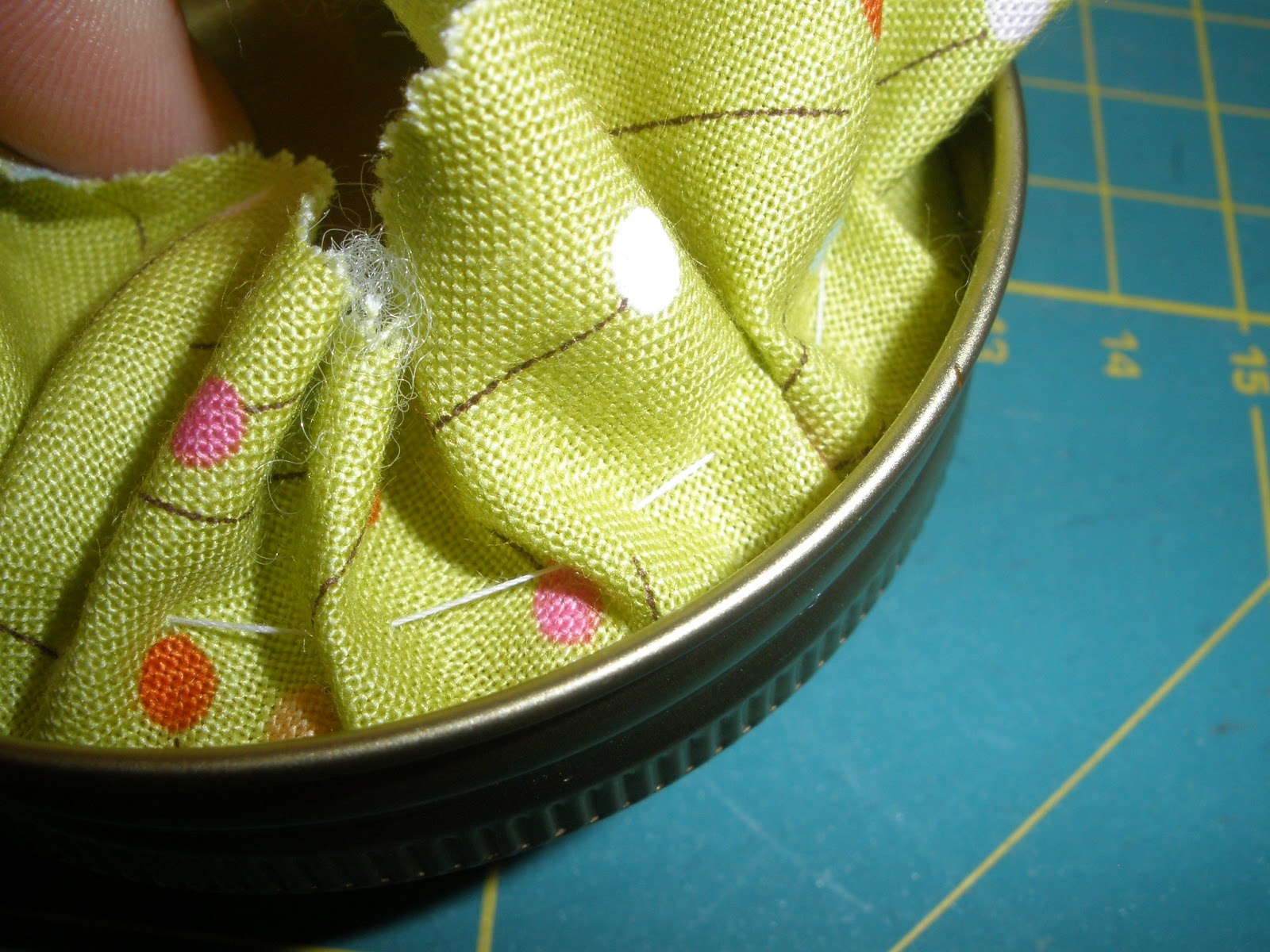 [Amy's] Crafty Shenanigans Jam jar pin cushion tutorial