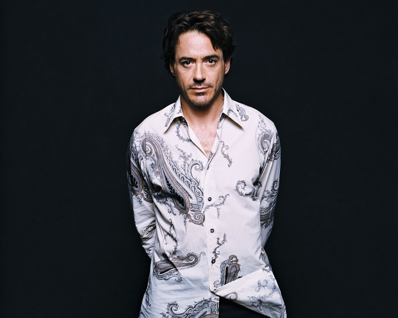 http://1.bp.blogspot.com/-3HQVwqNXnms/UBg4VHqsgKI/AAAAAAAACio/yg0eCZV96wg/s1600/Robert_Downey_Jr_Wallpaper+-=-+001.jpg