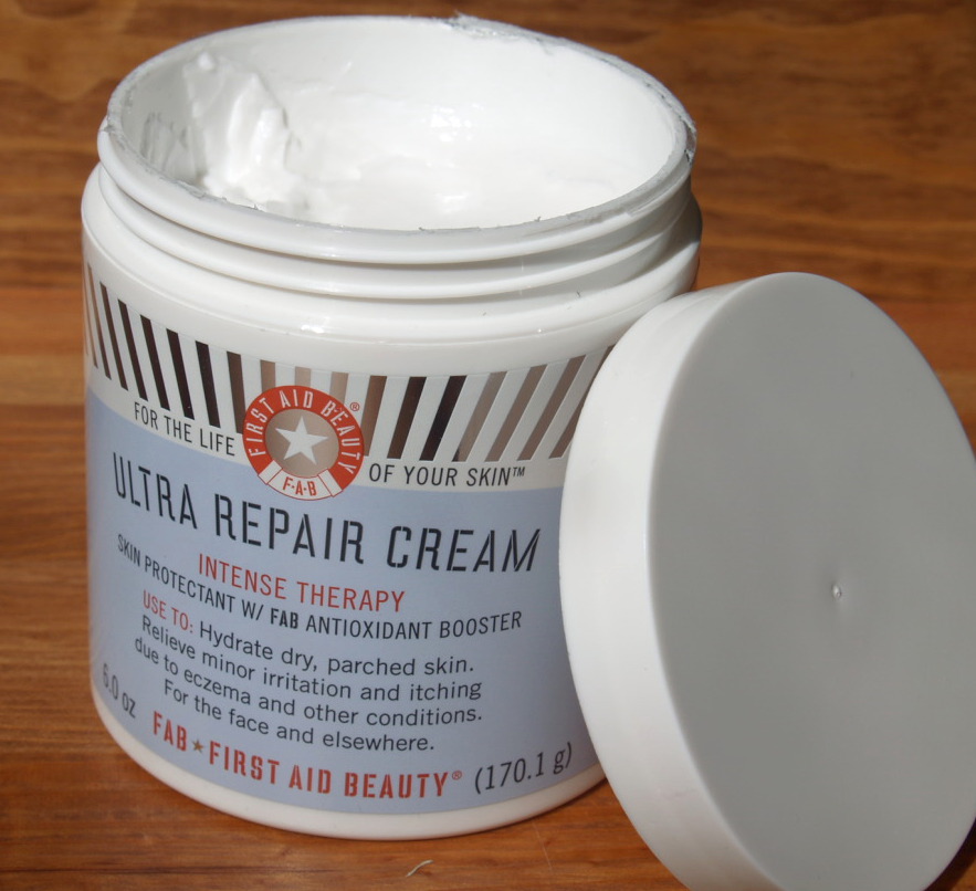The Beautiful Addiction: First Aid Beauty - Ultra Repair Cream