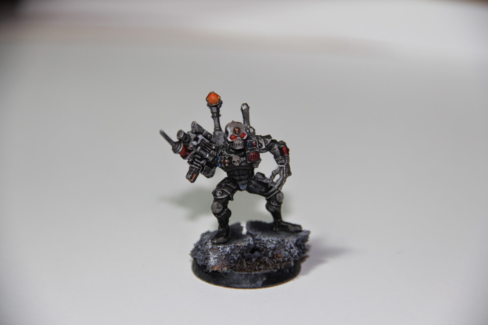 Wash of Agrax Earthshade to the base, and a was of 1:2 Abbadon