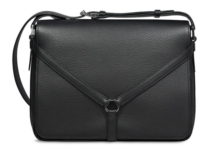 MOYNAT - The Holdall briefcase in Taurillon Gex, a classic