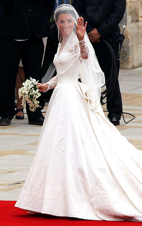 queen elizabeth wedding tiara. The tiara was presented to